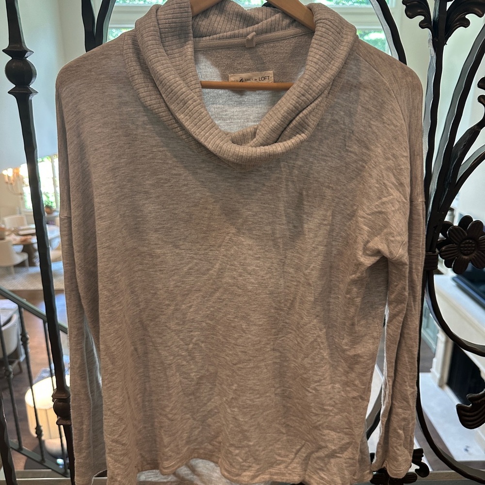 LOFT Lou and grey Sweater - Light gray